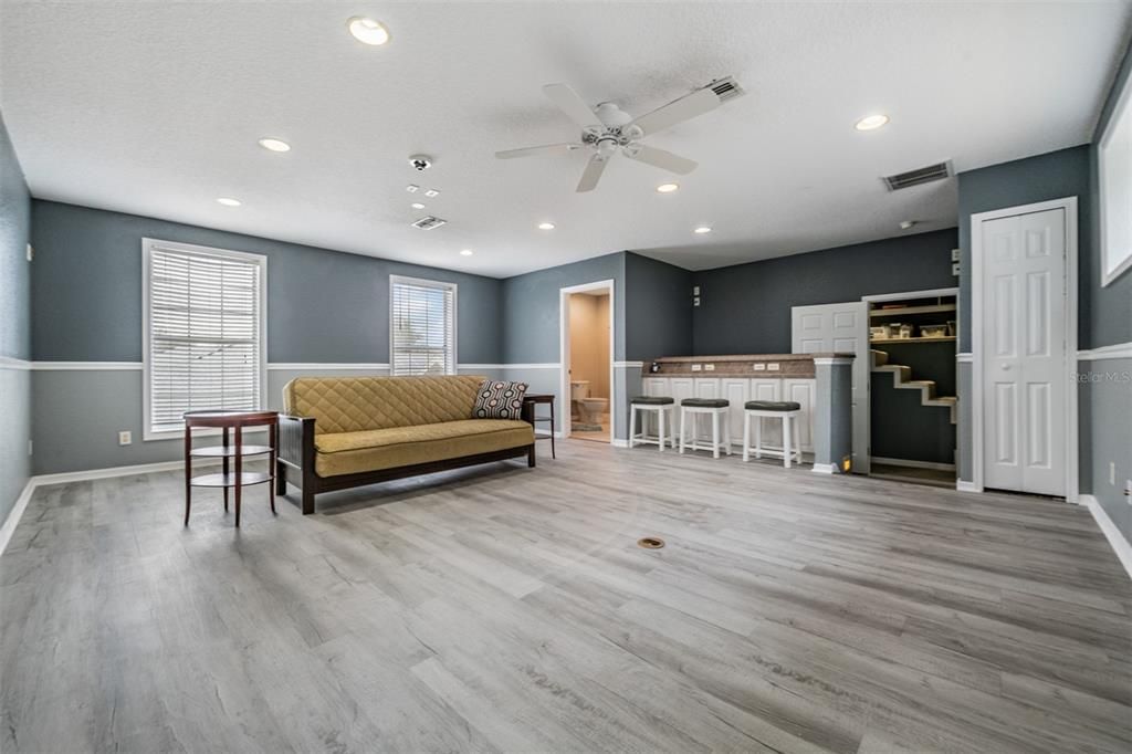 Active With Contract: $475,900 (3 beds, 3 baths, 2703 Square Feet)
