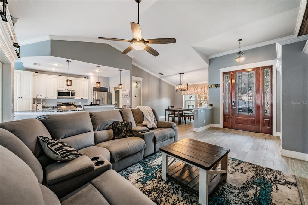 Active With Contract: $475,900 (3 beds, 3 baths, 2703 Square Feet)