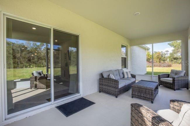 Activo con contrato: $325,990 (4 camas, 2 baños, 1876 Pies cuadrados)