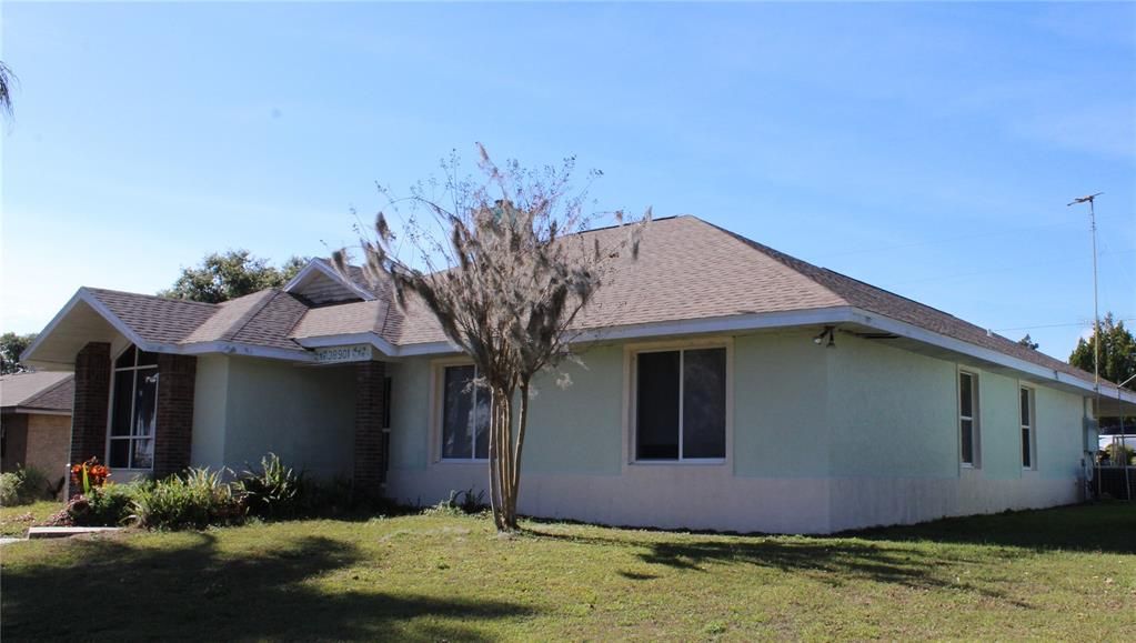 For Sale: $335,000 (3 beds, 2 baths, 1960 Square Feet)