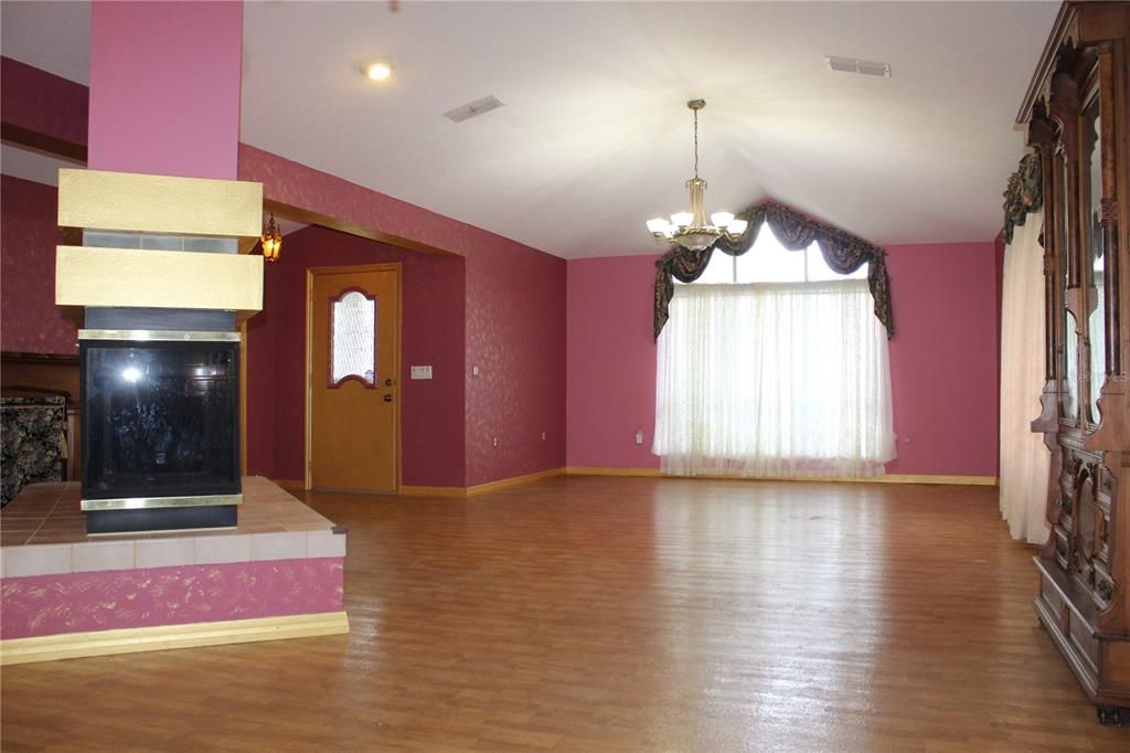 For Sale: $335,000 (3 beds, 2 baths, 1960 Square Feet)