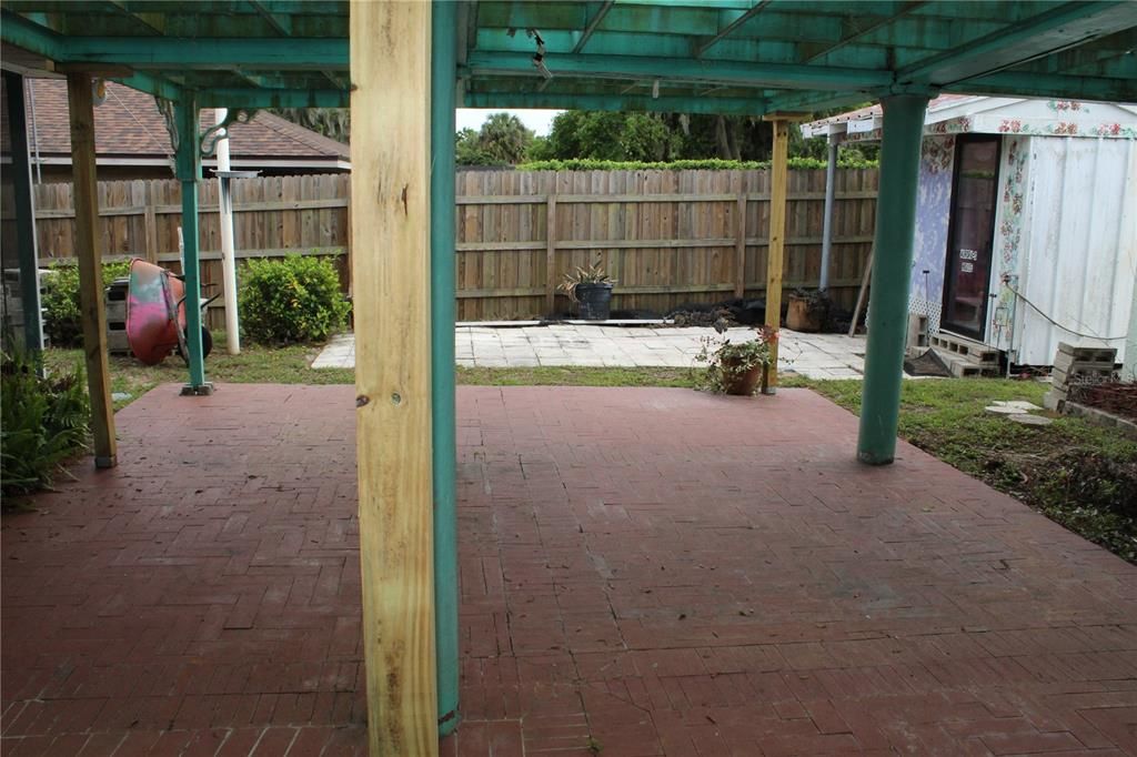 For Sale: $335,000 (3 beds, 2 baths, 1960 Square Feet)