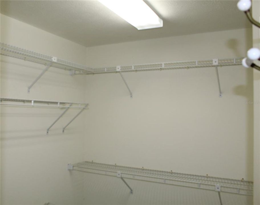 For Sale: $335,000 (3 beds, 2 baths, 1960 Square Feet)