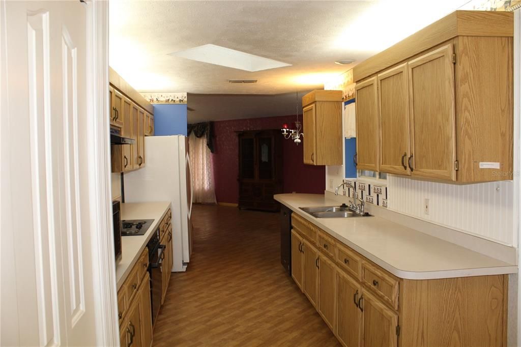For Sale: $335,000 (3 beds, 2 baths, 1960 Square Feet)
