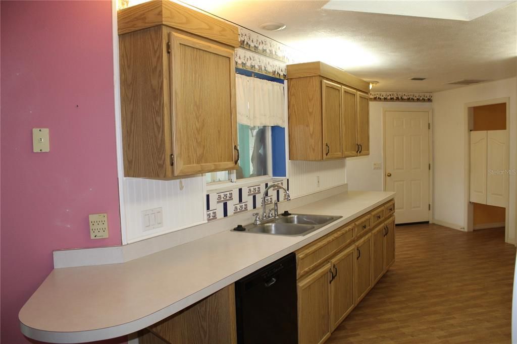 For Sale: $335,000 (3 beds, 2 baths, 1960 Square Feet)