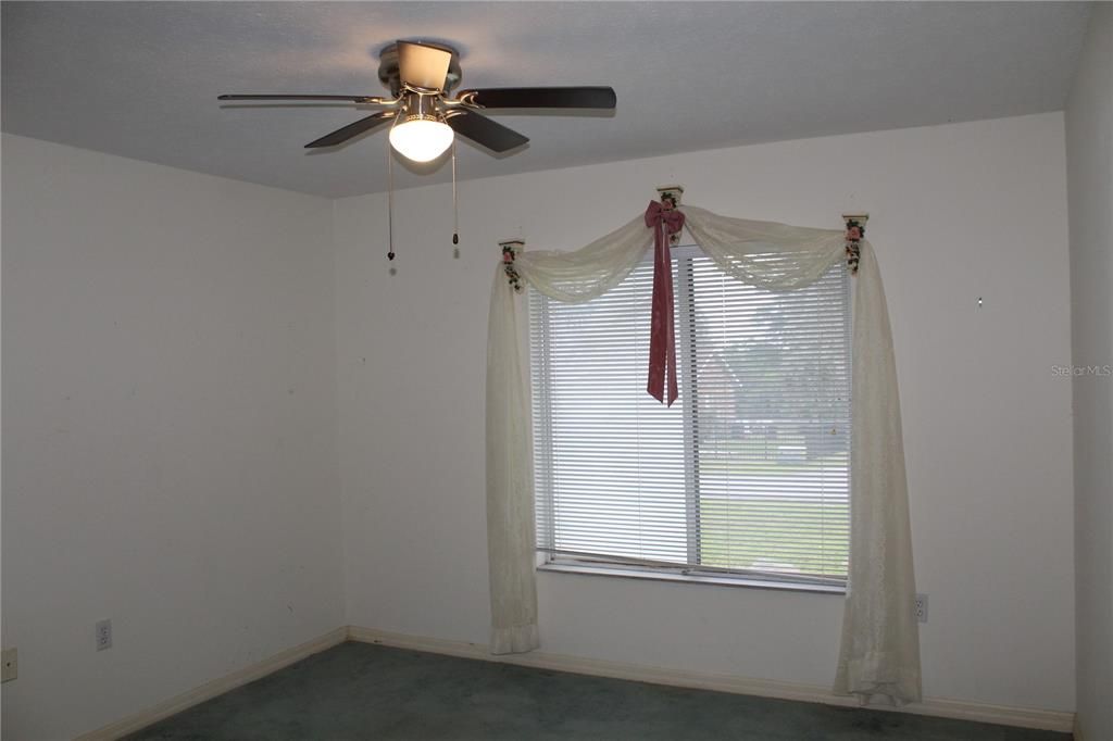 For Sale: $335,000 (3 beds, 2 baths, 1960 Square Feet)