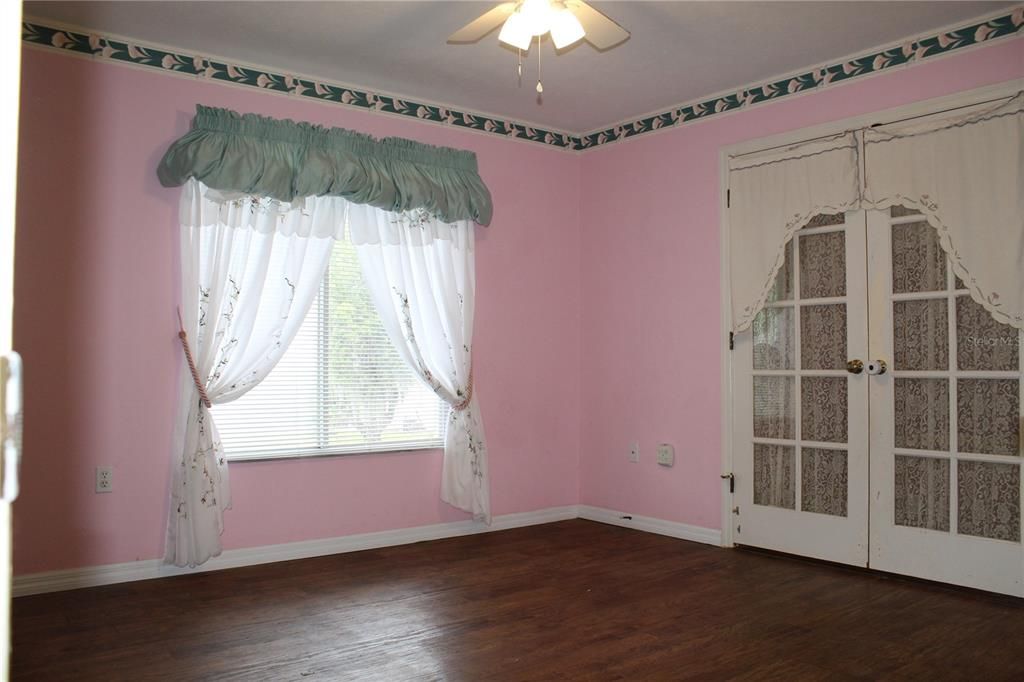 For Sale: $335,000 (3 beds, 2 baths, 1960 Square Feet)