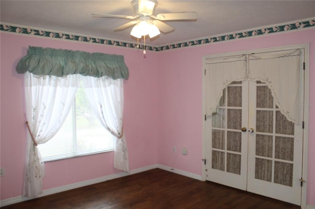For Sale: $335,000 (3 beds, 2 baths, 1960 Square Feet)