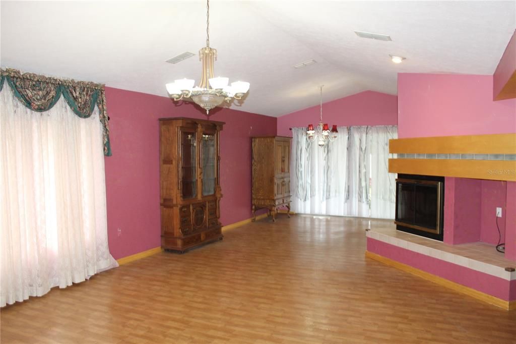 For Sale: $335,000 (3 beds, 2 baths, 1960 Square Feet)