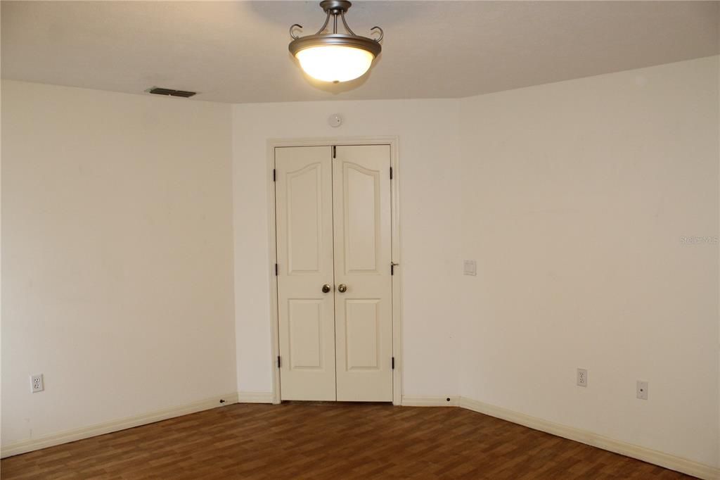 For Sale: $335,000 (3 beds, 2 baths, 1960 Square Feet)
