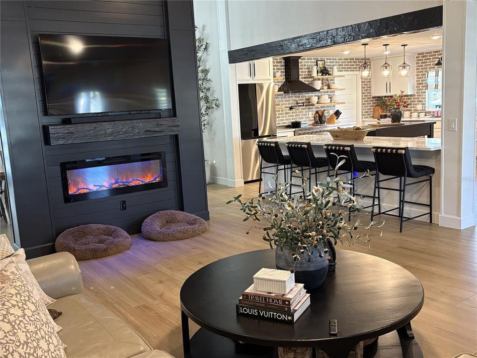 Activo con contrato: $677,990 (4 camas, 3 baños, 3000 Pies cuadrados)