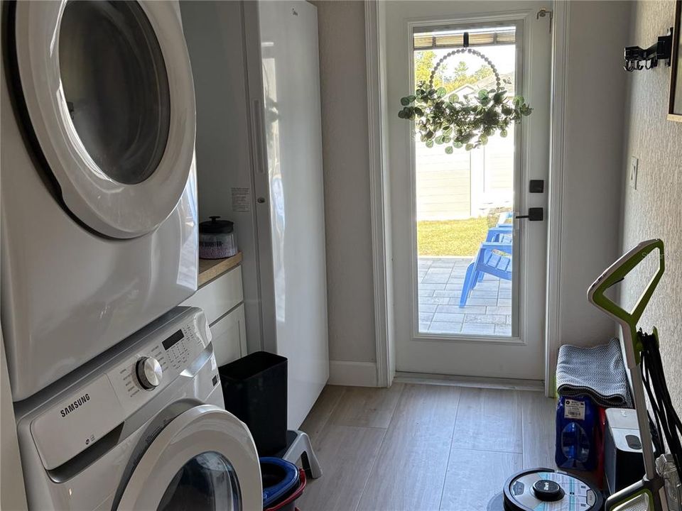 Activo con contrato: $677,990 (4 camas, 3 baños, 3000 Pies cuadrados)