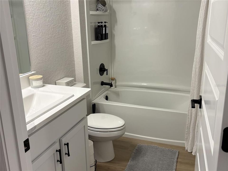 Activo con contrato: $677,990 (4 camas, 3 baños, 3000 Pies cuadrados)
