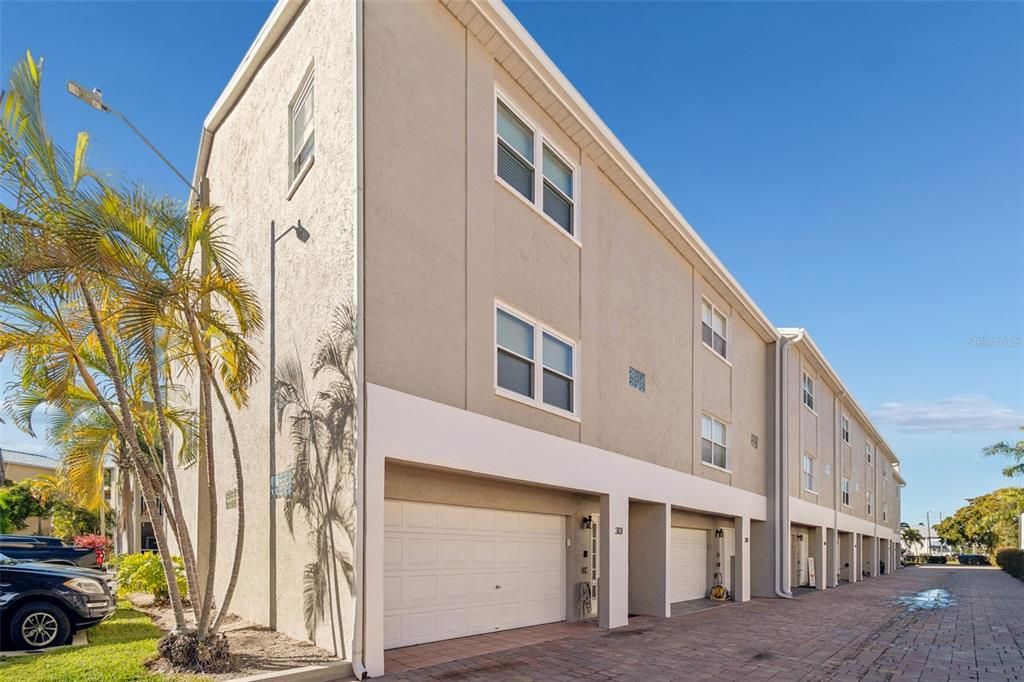 En Venta: $669,900 (2 camas, 3 baños, 1918 Pies cuadrados)