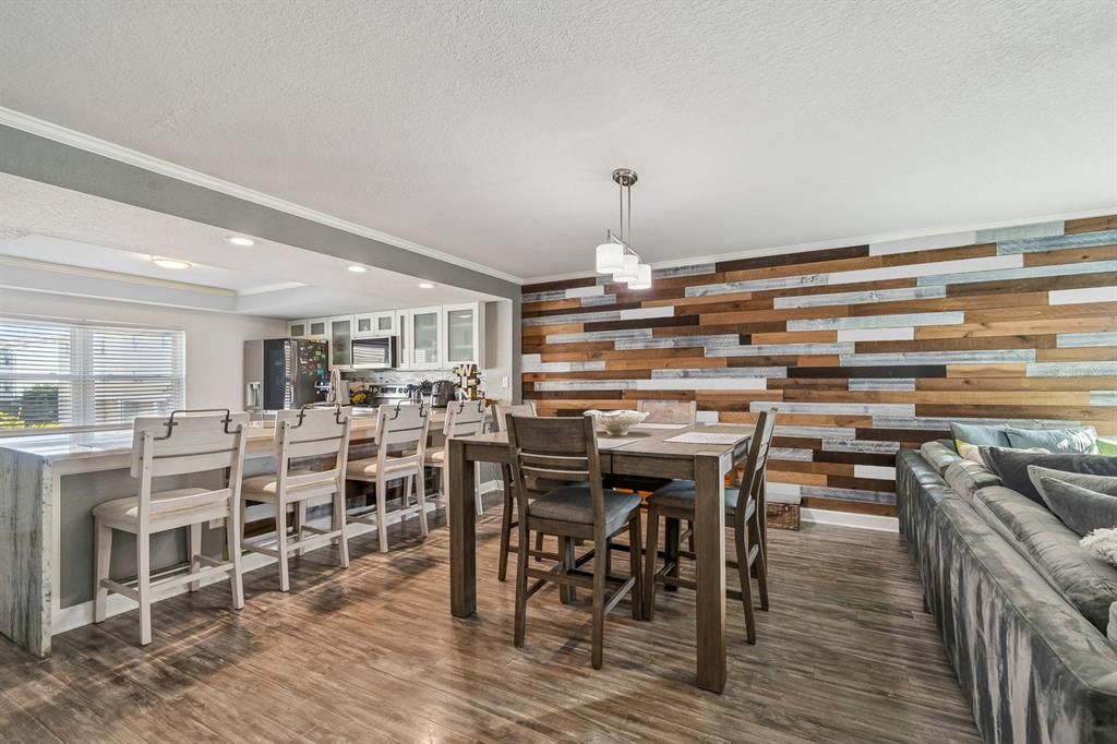 En Venta: $669,900 (2 camas, 3 baños, 1918 Pies cuadrados)
