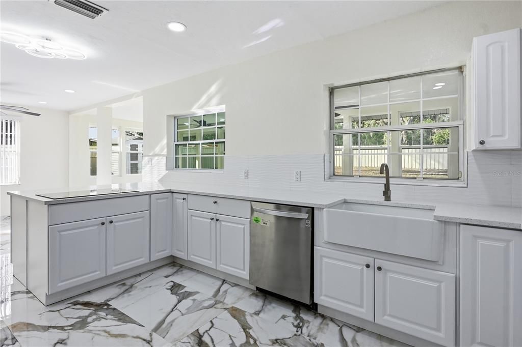 En Venta: $495,000 (4 camas, 3 baños, 2727 Pies cuadrados)