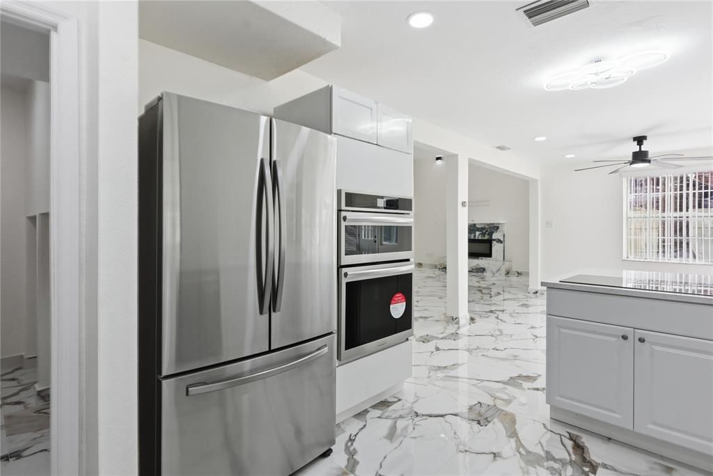En Venta: $495,000 (4 camas, 3 baños, 2727 Pies cuadrados)