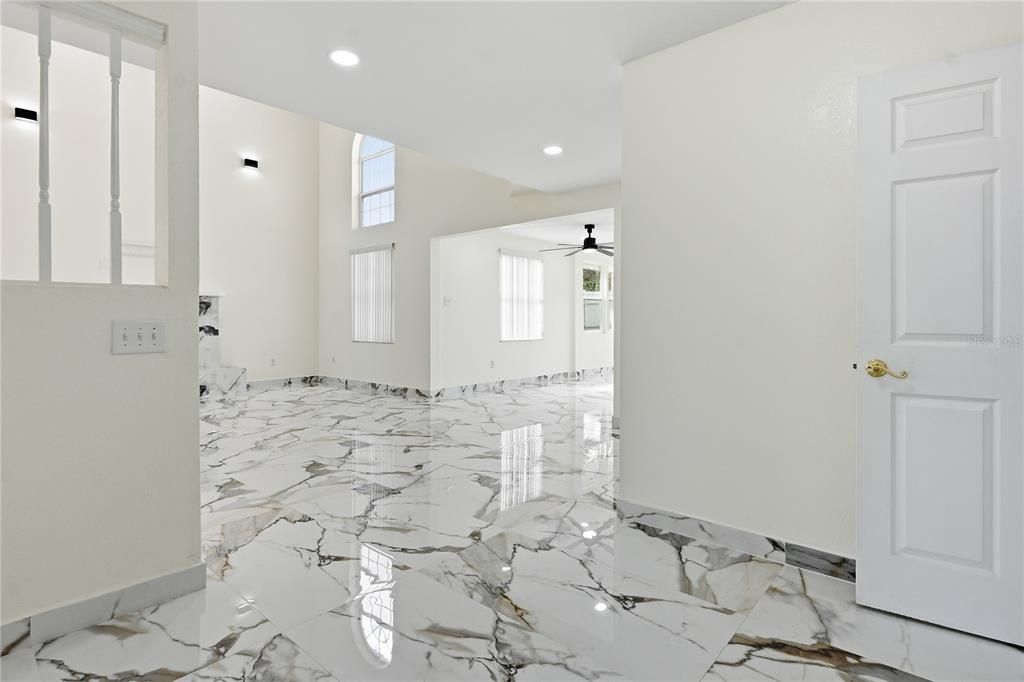 En Venta: $495,000 (4 camas, 3 baños, 2727 Pies cuadrados)
