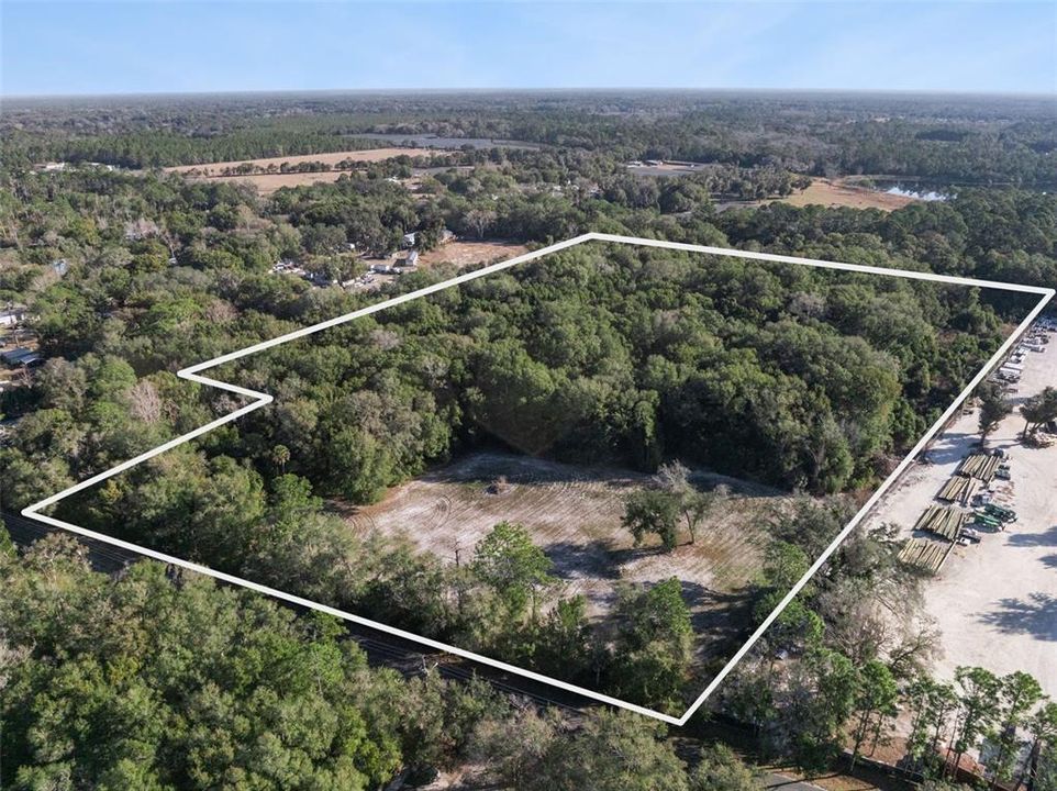 待售: $675,000 (15.70 acres)