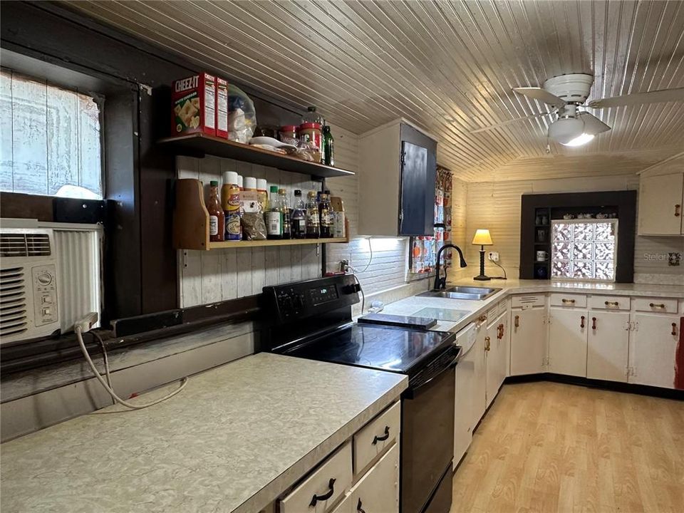 For Sale: $219,000 (4 beds, 3 baths, 2382 Square Feet)