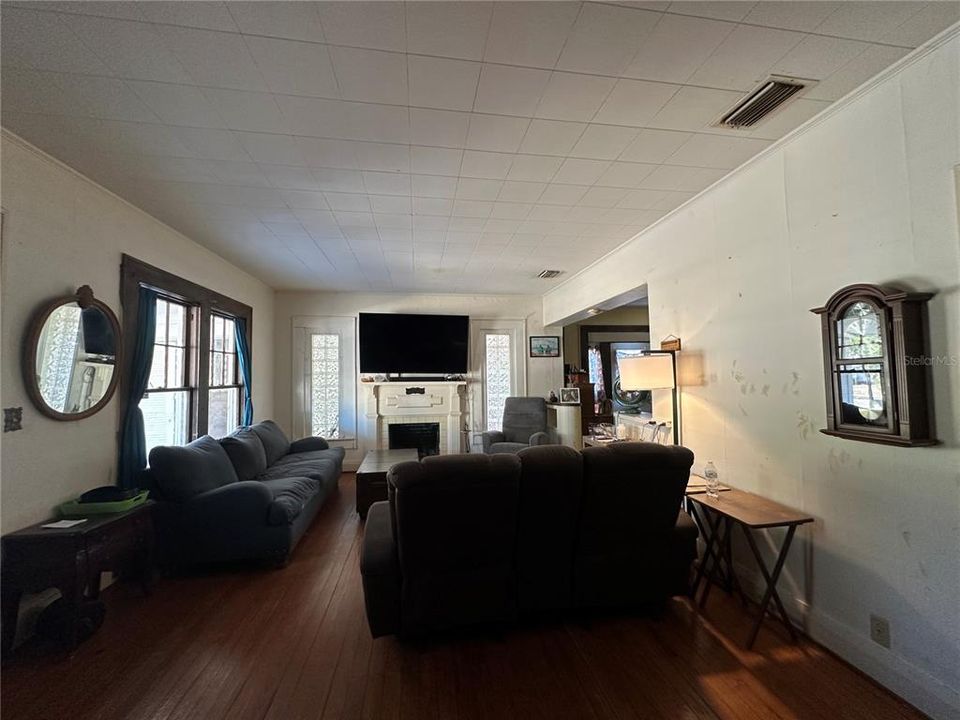 For Sale: $219,000 (4 beds, 3 baths, 2382 Square Feet)