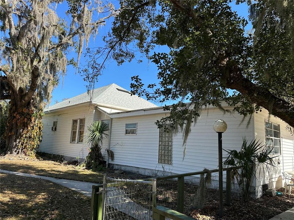 For Sale: $219,000 (4 beds, 3 baths, 2382 Square Feet)