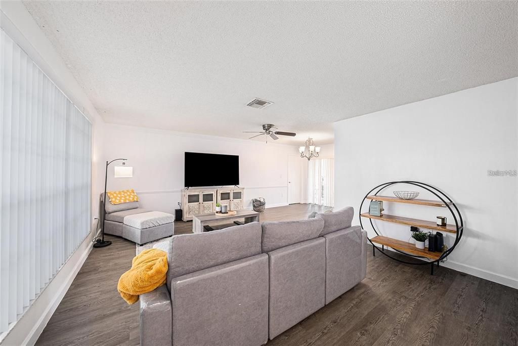 В аренду: $1,790 (2 спален, 2 ванн, 1519 Квадратных фут)