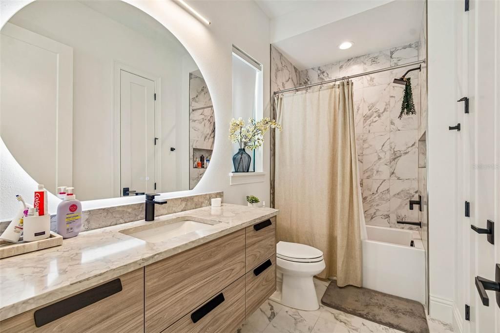 En Venta: $2,899,900 (4 camas, 4 baños, 4729 Pies cuadrados)