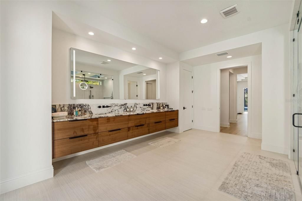 En Venta: $2,899,900 (4 camas, 4 baños, 4729 Pies cuadrados)