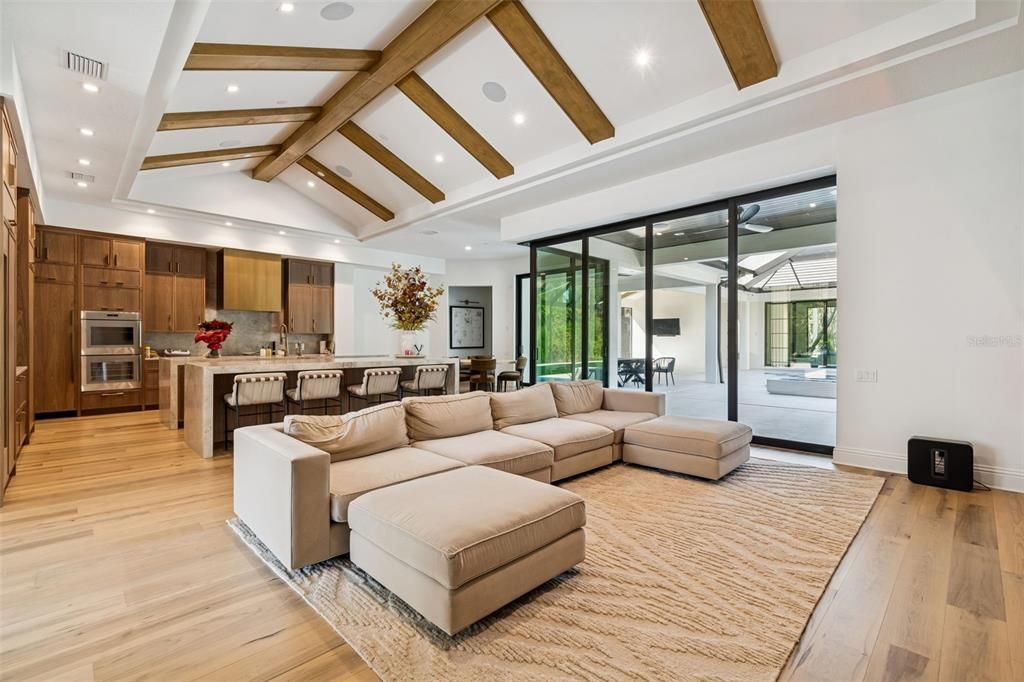 En Venta: $2,899,900 (4 camas, 4 baños, 4729 Pies cuadrados)