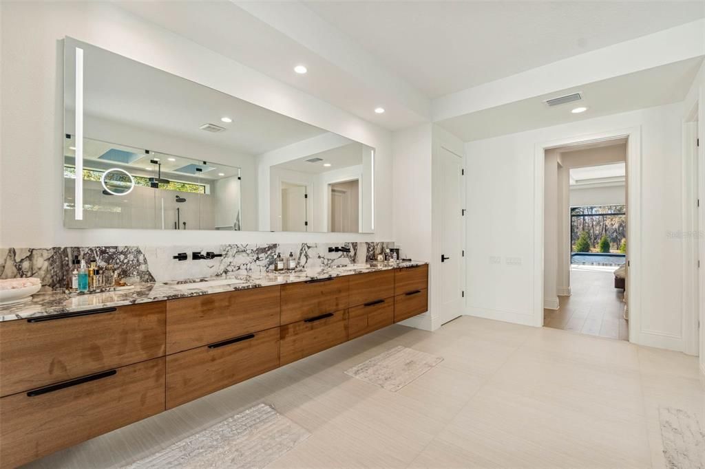 En Venta: $2,899,900 (4 camas, 4 baños, 4729 Pies cuadrados)
