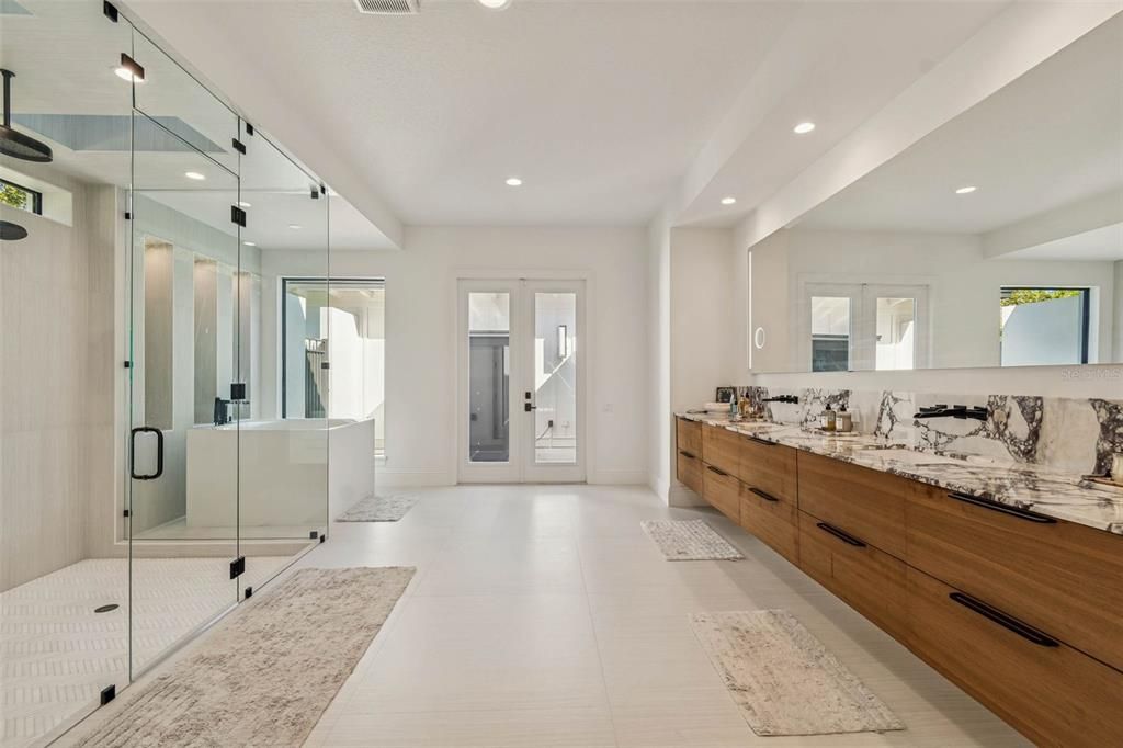 En Venta: $2,899,900 (4 camas, 4 baños, 4729 Pies cuadrados)
