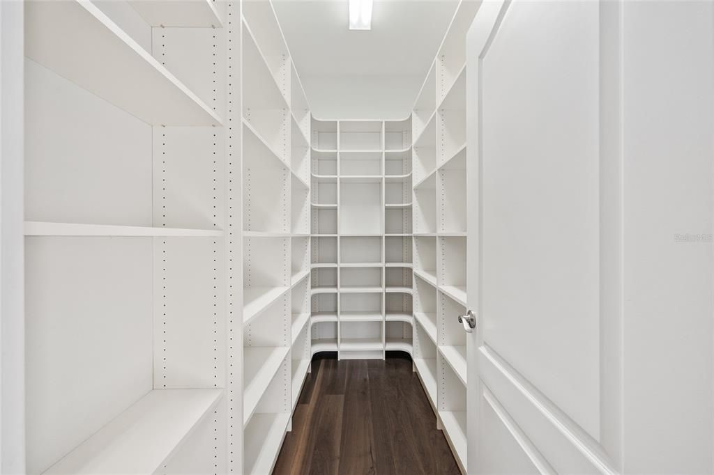 En Venta: $1,795,000 (4 camas, 3 baños, 2804 Pies cuadrados)