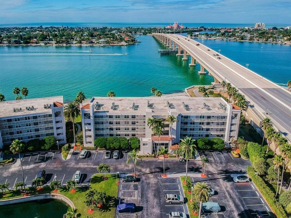 For Rent: $7,170 (2 beds, 2 baths, 1080 Square Feet)