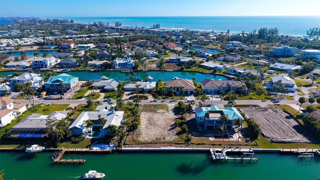 待售: $1,645,000 (0.34 acres)