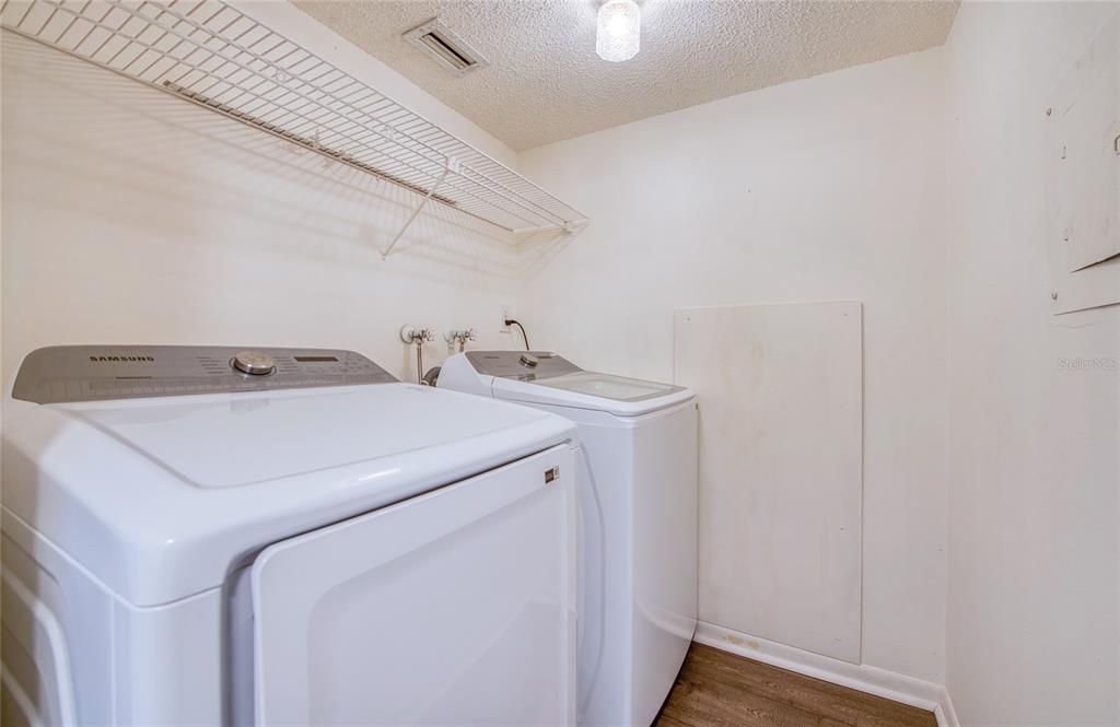 Activo con contrato: $1,950 (2 camas, 2 baños, 1440 Pies cuadrados)