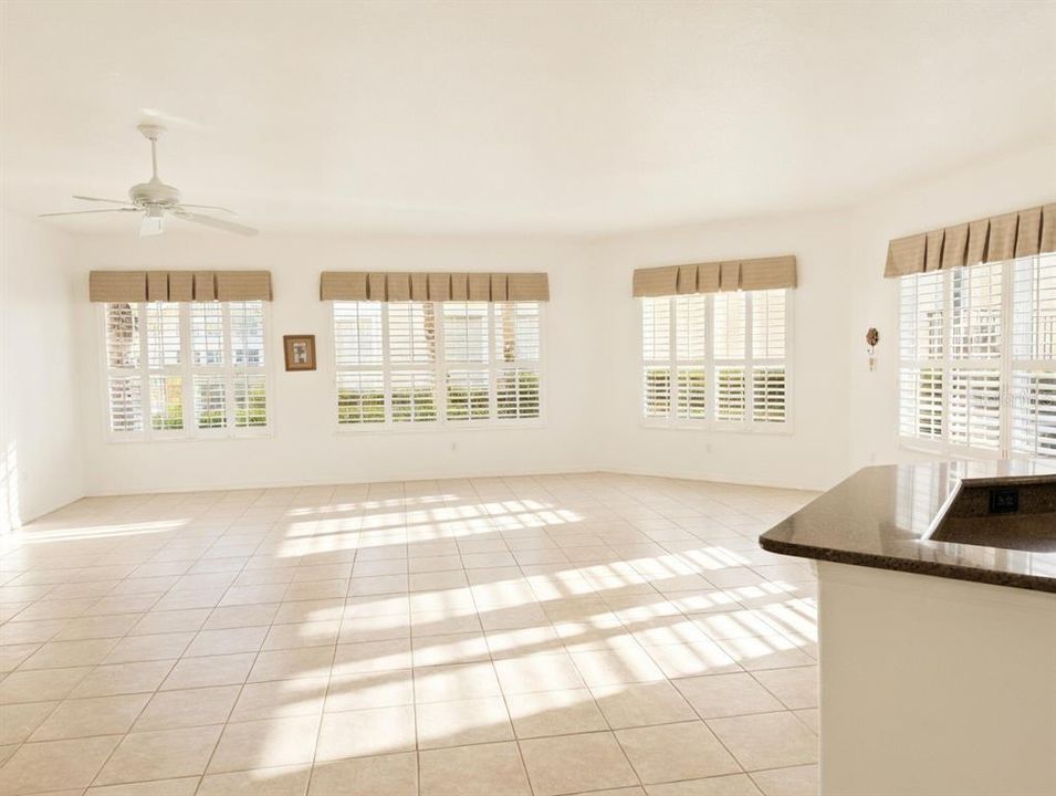 En Renta: $2,500 (3 camas, 2 baños, 2005 Pies cuadrados)