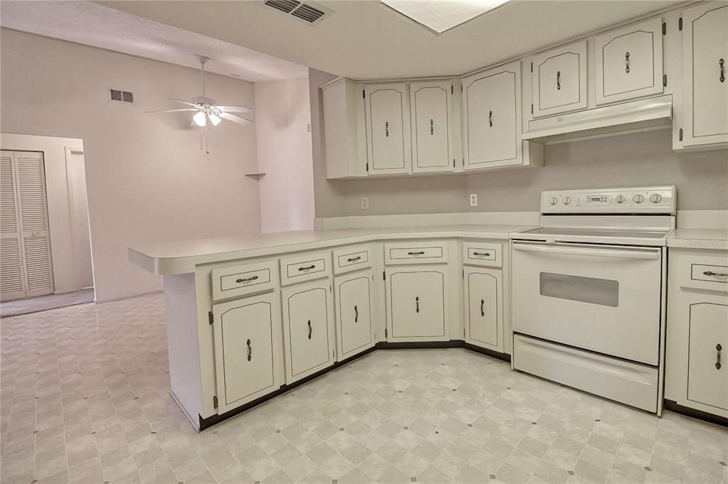 For Sale: $259,900 (3 beds, 2 baths, 1632 Square Feet)