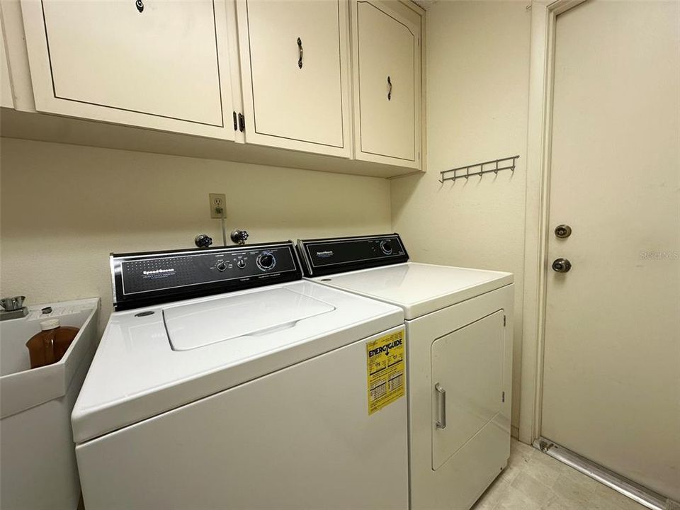 For Sale: $259,900 (3 beds, 2 baths, 1632 Square Feet)