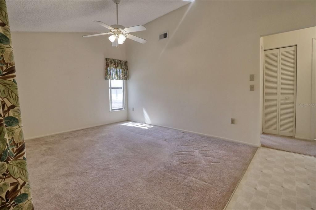 For Sale: $259,900 (3 beds, 2 baths, 1632 Square Feet)
