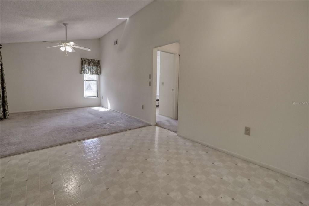 For Sale: $259,900 (3 beds, 2 baths, 1632 Square Feet)
