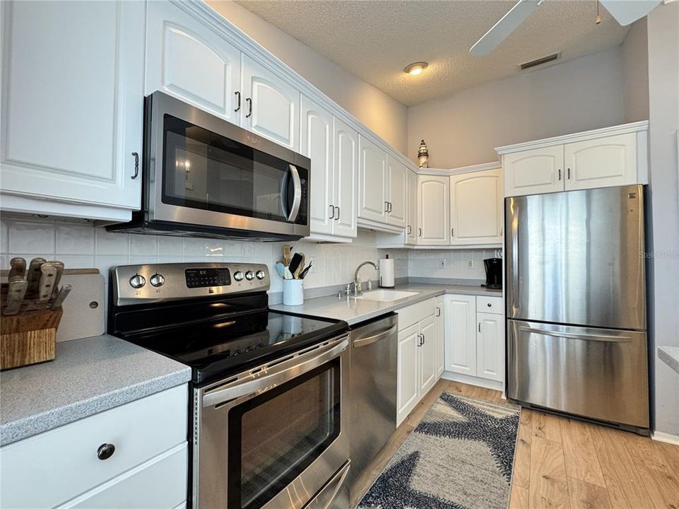 For Rent: $2,500 (2 beds, 2 baths, 1368 Square Feet)