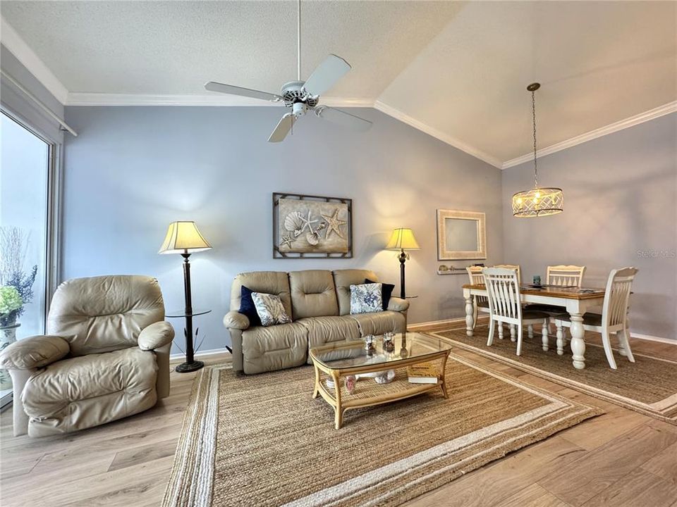 For Rent: $2,500 (2 beds, 2 baths, 1368 Square Feet)