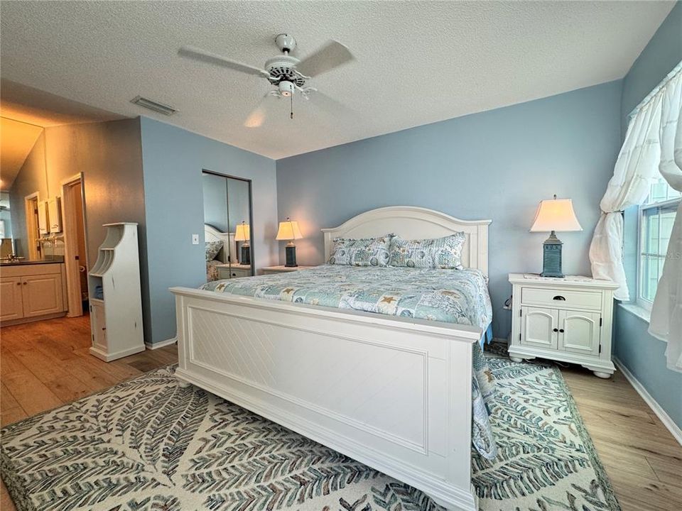 For Rent: $2,500 (2 beds, 2 baths, 1368 Square Feet)