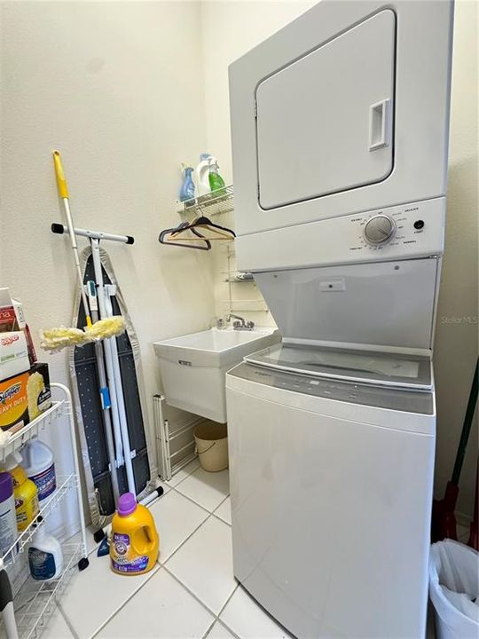 For Rent: $2,500 (2 beds, 2 baths, 1368 Square Feet)