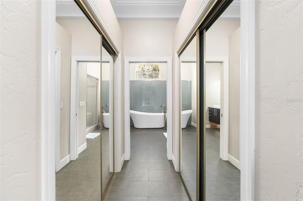 Под контрактом: $710,000 (3 спален, 2 ванн, 2519 Квадратных фут)