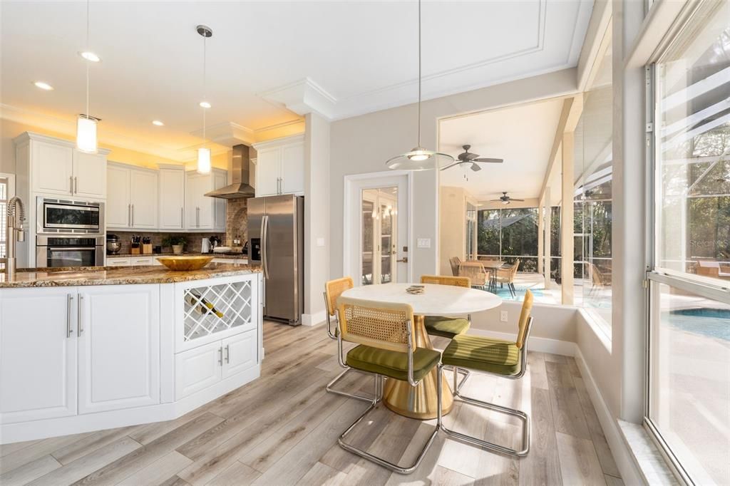 Под контрактом: $710,000 (3 спален, 2 ванн, 2519 Квадратных фут)