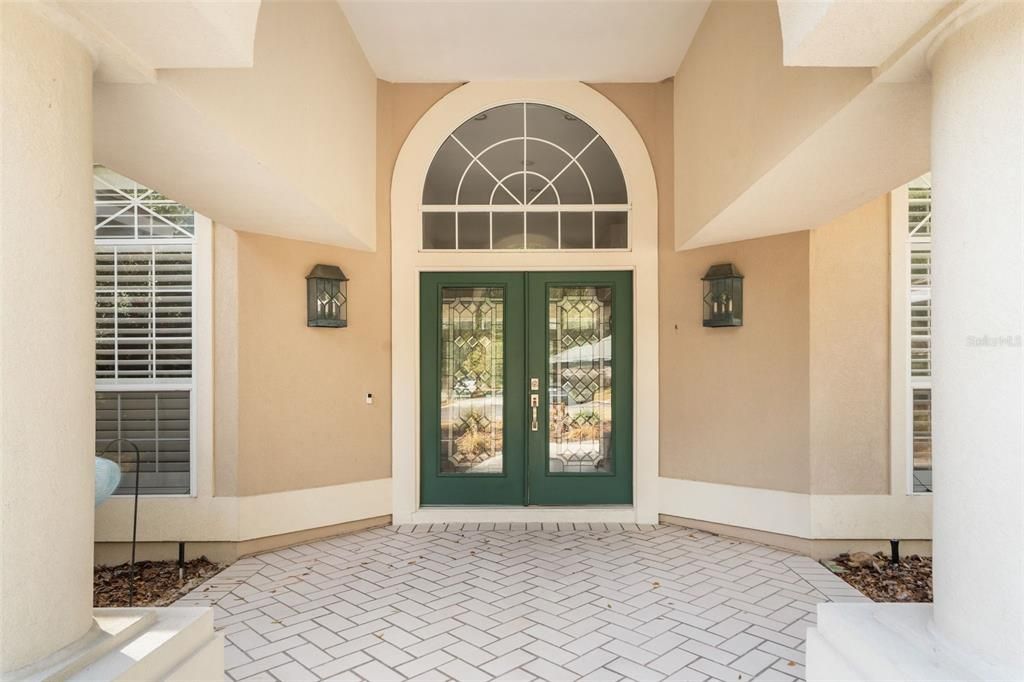 Под контрактом: $710,000 (3 спален, 2 ванн, 2519 Квадратных фут)