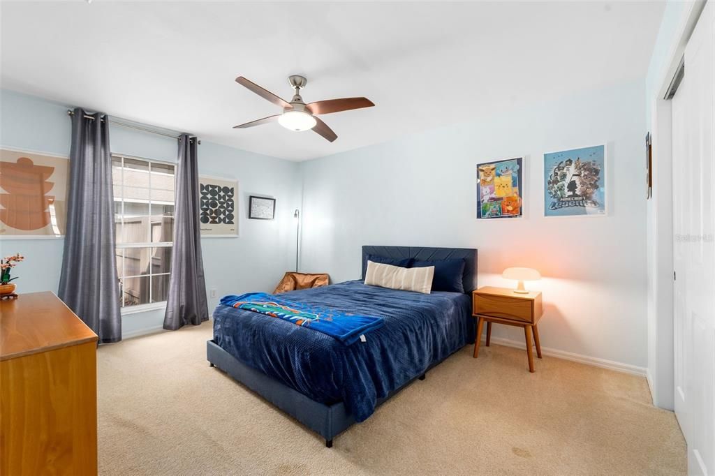 Под контрактом: $710,000 (3 спален, 2 ванн, 2519 Квадратных фут)