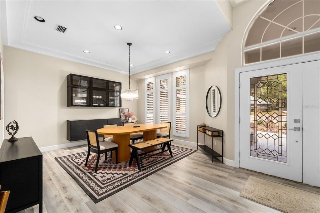 Под контрактом: $710,000 (3 спален, 2 ванн, 2519 Квадратных фут)